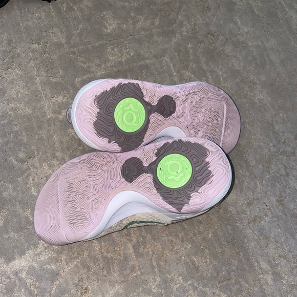 Nike Shoes (2021- KD Trey 5 IX 'White Lime Light Purple') - Picture 5 of 6